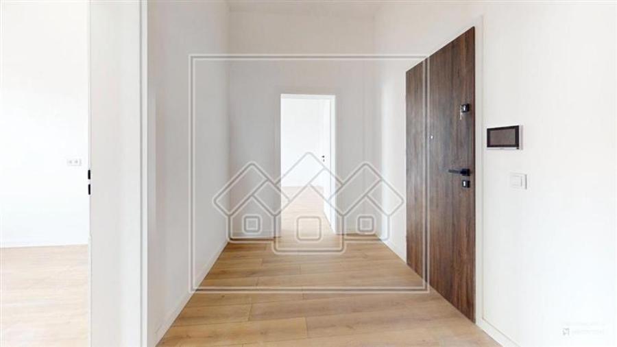 Apartament cu 3 camere decomandat în Hipodrom 4