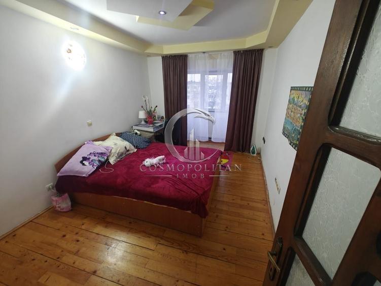 Apartament cu 3 camere în Aleea Sporturilor