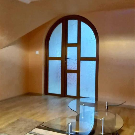Apartament cu 4 camere semidecomandat în Ultracentral