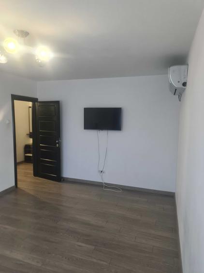 Apartament cu 3 camere decomandat în 1 Mai