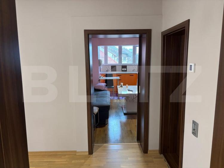 Apartament cu 3 camere decomandat, mobilat în Lunei