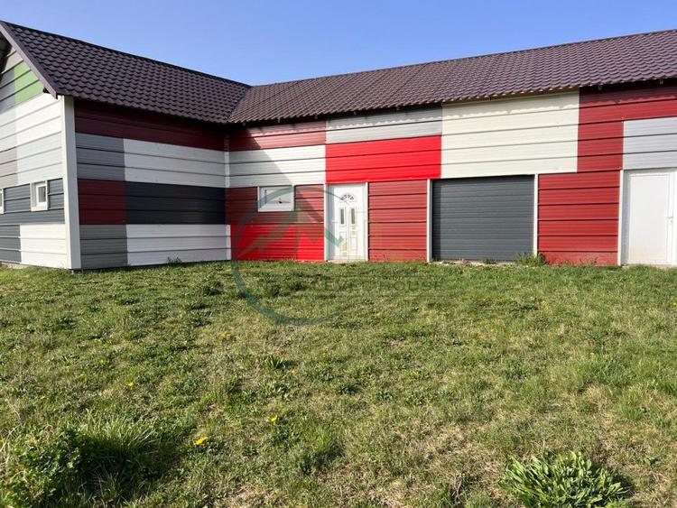 Casă individuală cu 6 camere cu Teren 27394 Mp în Nord-Est