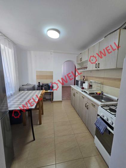 Casă individuală cu 4 camere cu Teren 1514 Mp în Central
