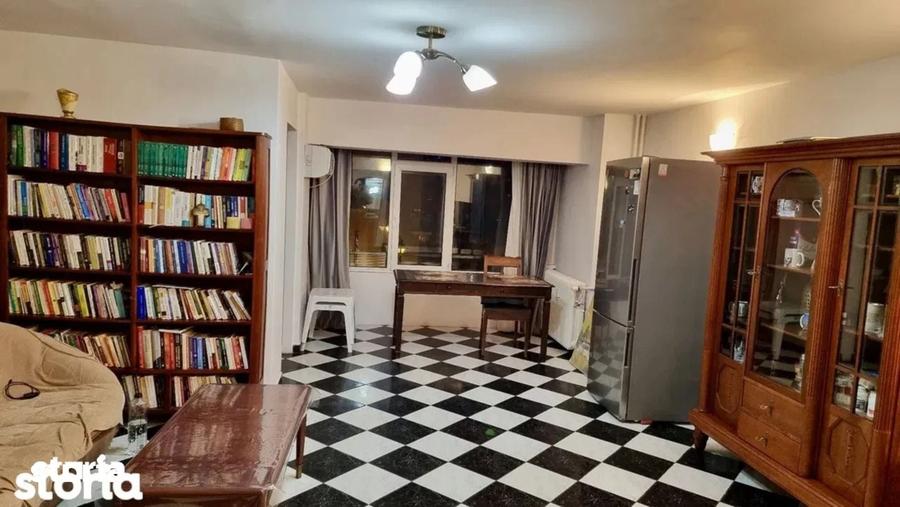Apartament cu 3 camere în Centrul Civic