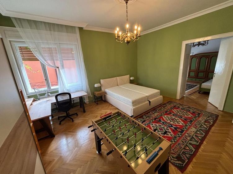 Apartament cu 3 camere semidecomandat, mobilat în Ultracentral