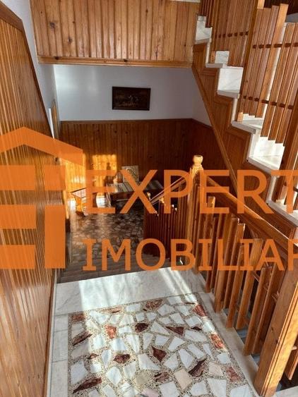 Casă individuală cu 7 camere cu Canalizare în Eforie Nord