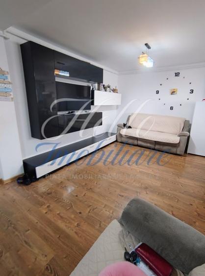 Apartament cu 3 camere semidecomandat, mobilat în Florești