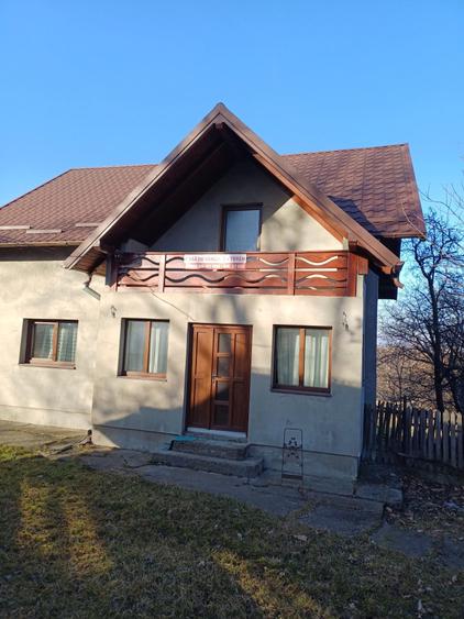 Casă cu 4 camere în Măzănăești