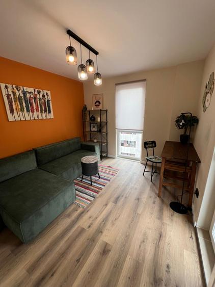 Apartament cu 3 camere semidecomandat, mobilat în Florești — fotografia 2