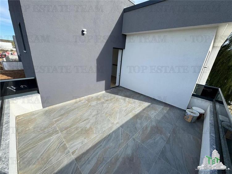 Duplex cu 4 camere cu Teren 300 Mp în Malu Mare