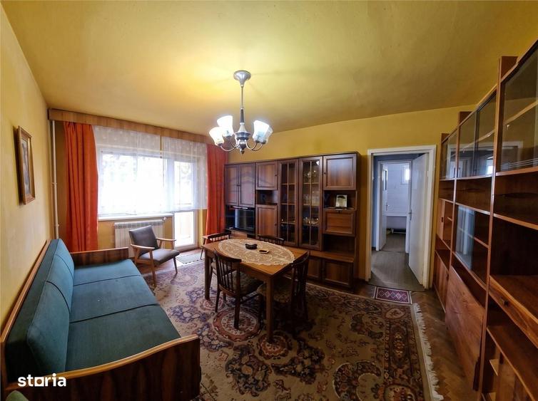 Apartament cu 3 camere semidecomandat în Sud