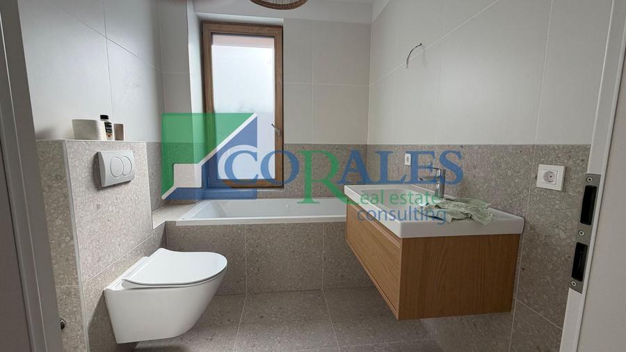 Duplex cu 4 camere cu Canalizare în Aradului