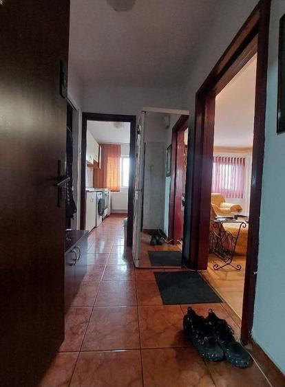 Apartament cu 2 camere semidecomandat, mobilat în Colentina
