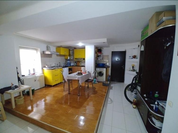 Apartament cu 2 camere decomandat în Vitanul Nou