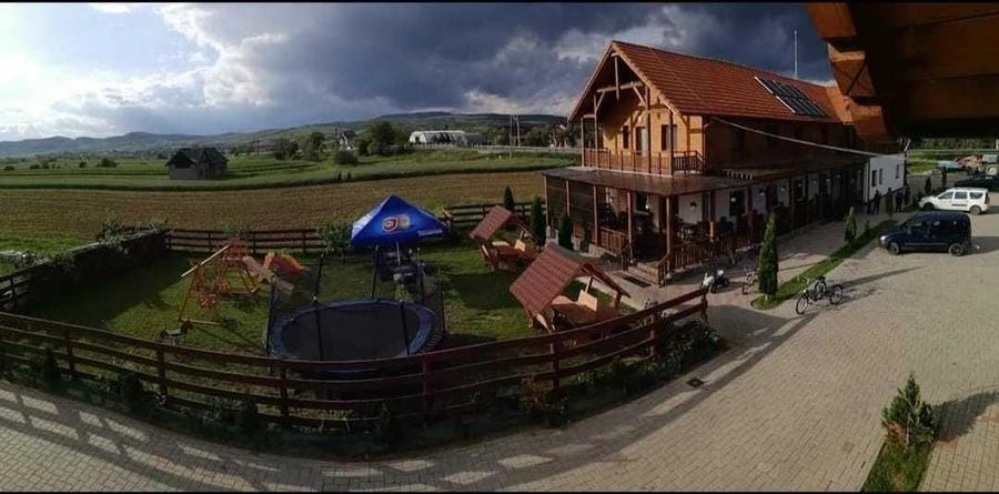 Casă cu 4 camere cu Teren 500 Mp în Cristeștii Ciceului