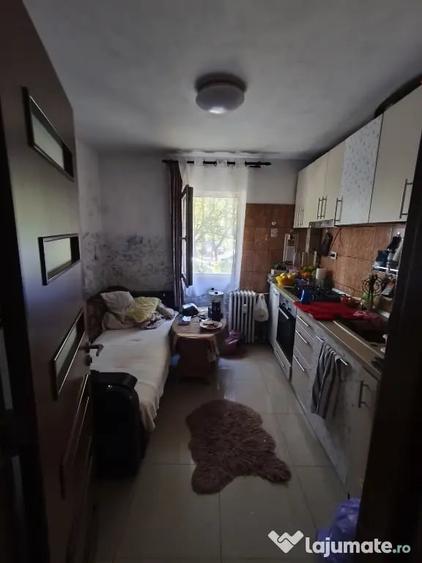 Apartament cu 2 camere decomandat în Nicolina
