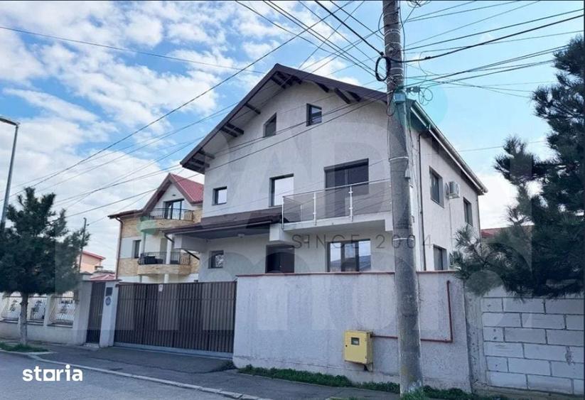 Casă cu Teren 200 Mp în Central