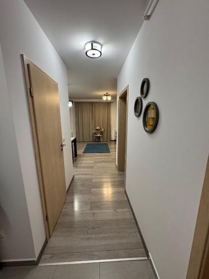 Apartament cu 2 camere decomandat, mobilat în Tractorul