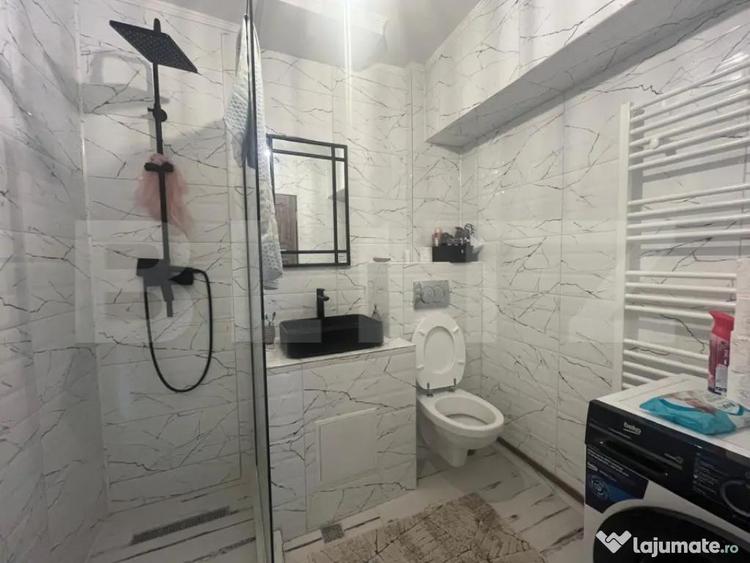 Apartament cu 3 camere decomandat, mobilat în Craiovița Nouă