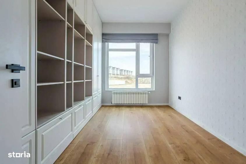 Apartament cu 4 camere decomandat în Pipera