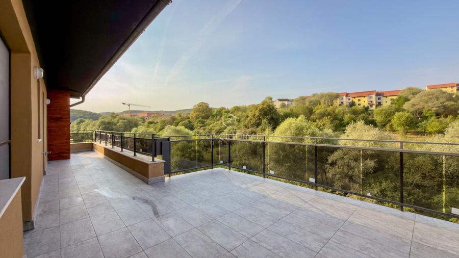 Apartament 3 camere, 70 mp, tersa 45 mp, 2 parcari, Floresti - 17