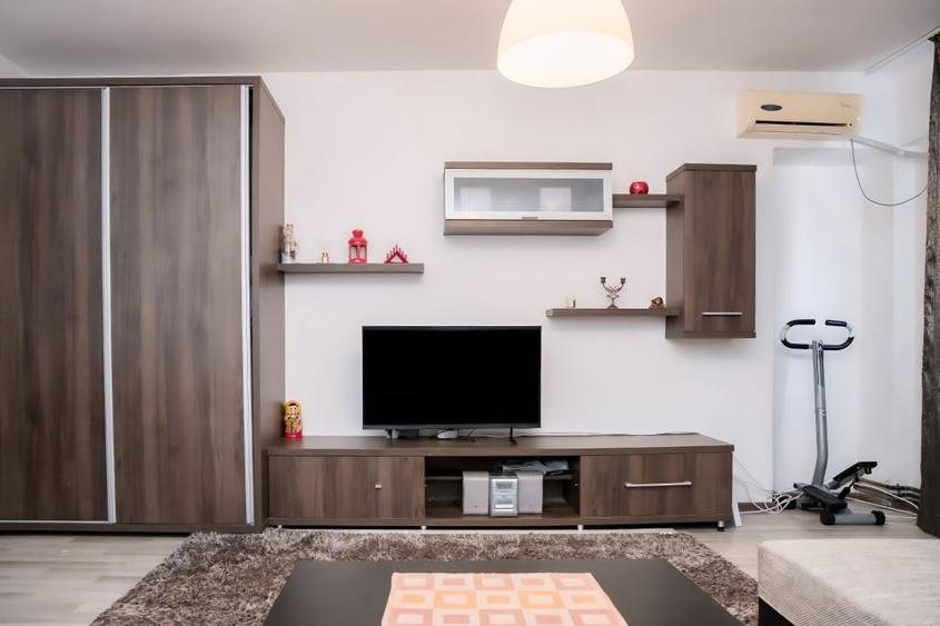 Apartament cu 3 camere decomandat, mobilat în Morarilor