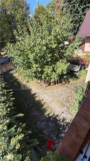 Casă cu 7 camere cu Teren 1800 Mp în Central