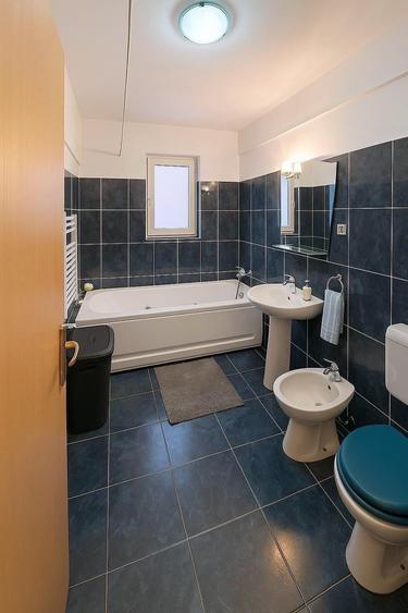 Apartament cu 3 camere semidecomandat în Gheorgheni