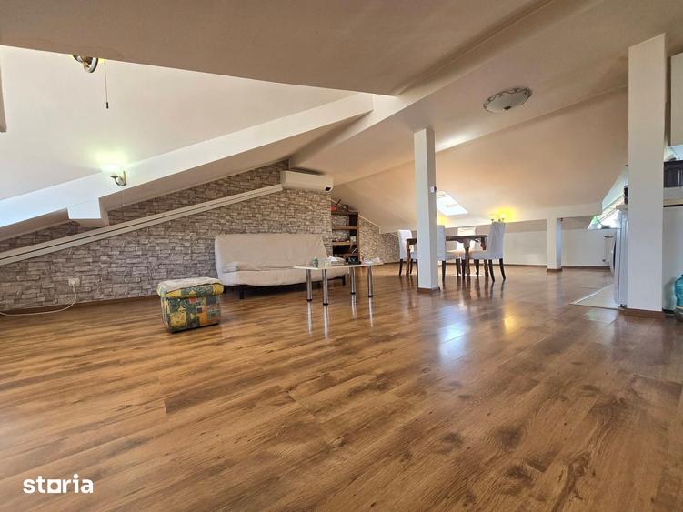 Apartament cu 4 camere decomandat în Dobroești