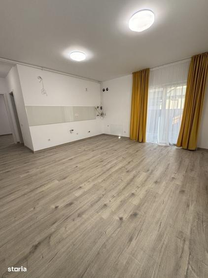 Apartament cu 2 camere semidecomandat în Tăuți