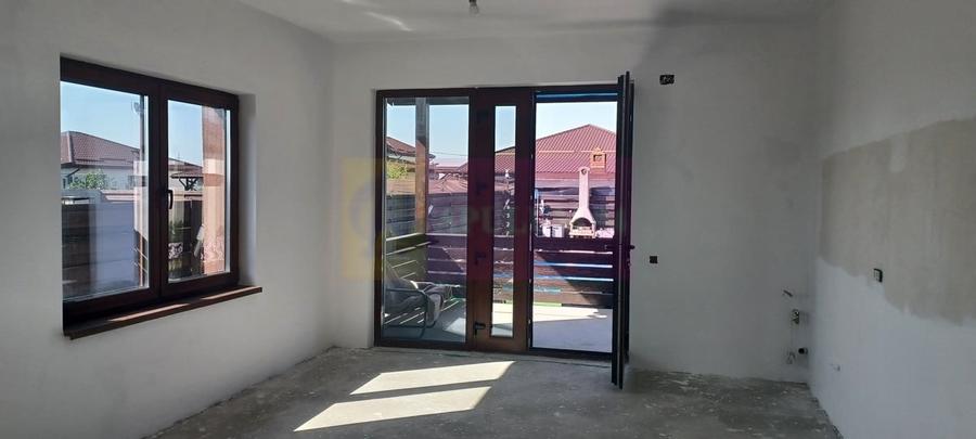 Casă cu 4 camere cu Teren 440 Mp în Central