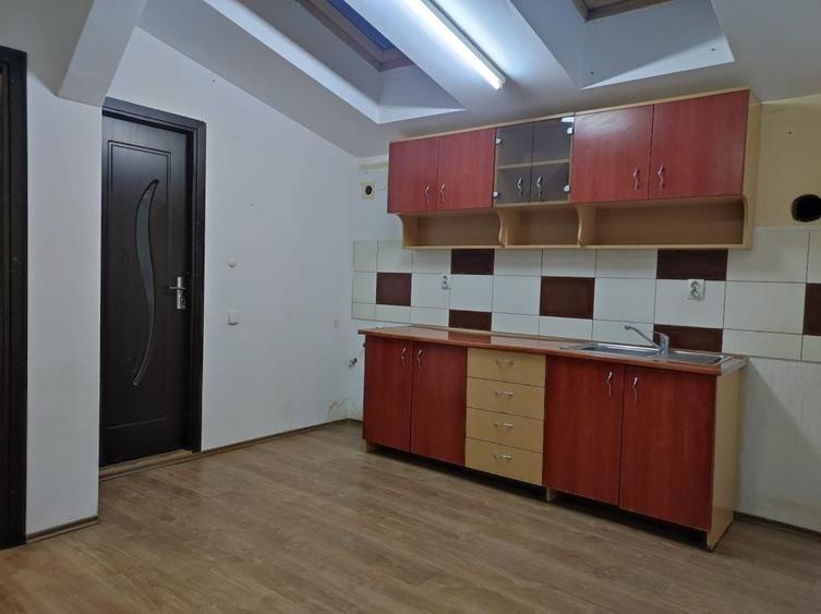 Casă cu 4 camere în Dosu Bricii