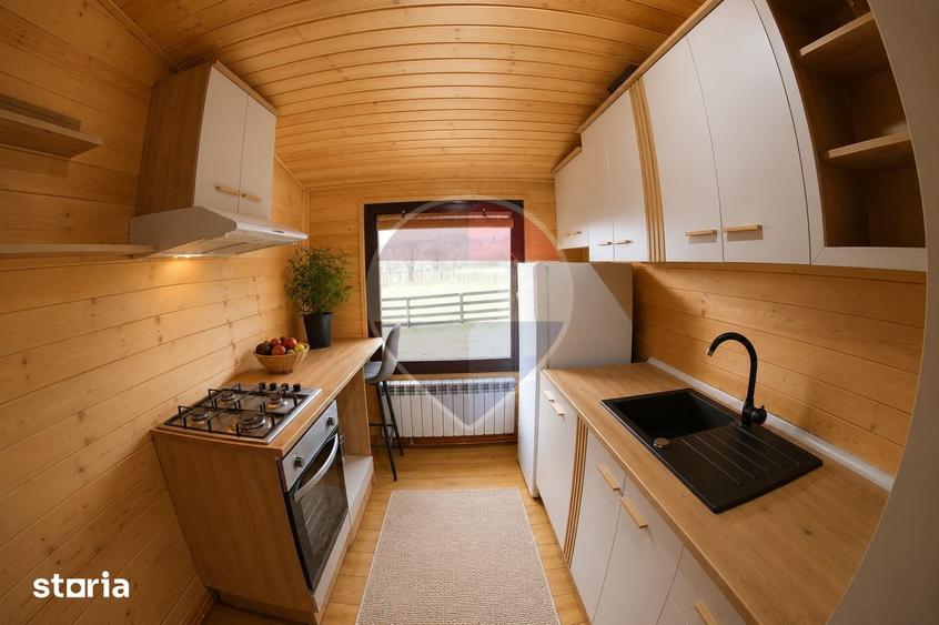 Casă cu 4 camere cu Teren 1800 Mp în Strâmtura