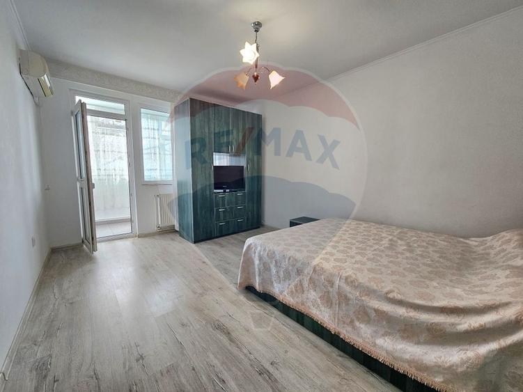 Apartament cu 2 camere circular, mobilat în City Park Mall