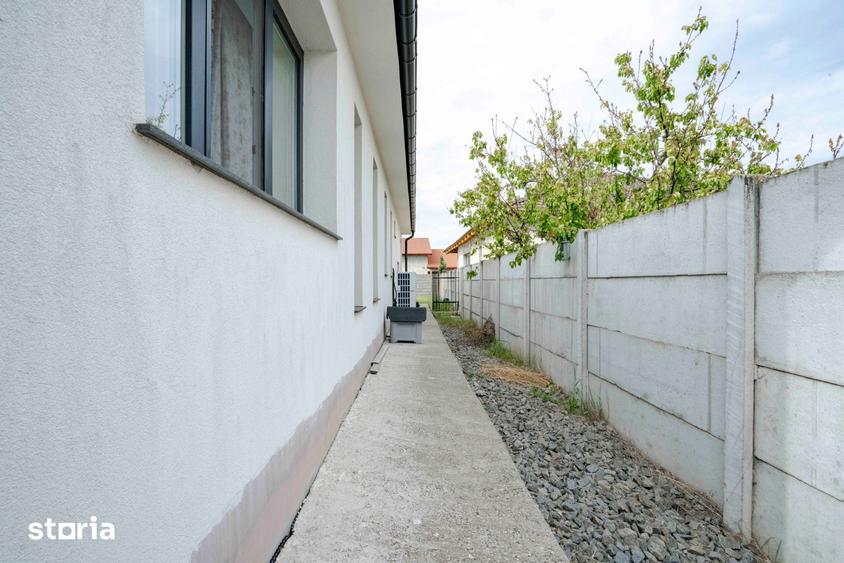 Casă cu 4 camere cu Teren 487 Mp în Sânmartin