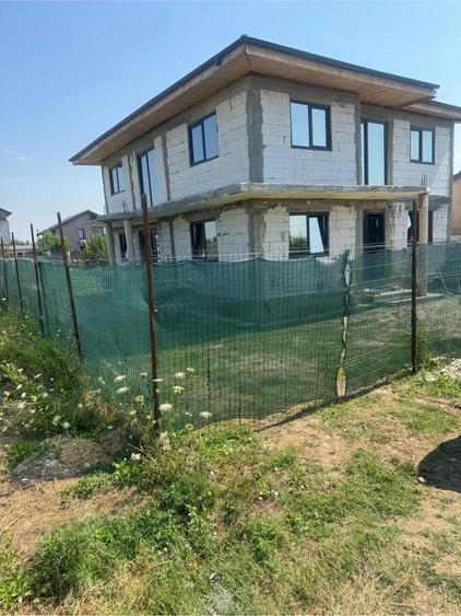 Casă cu Teren 350 Mp în Berceni