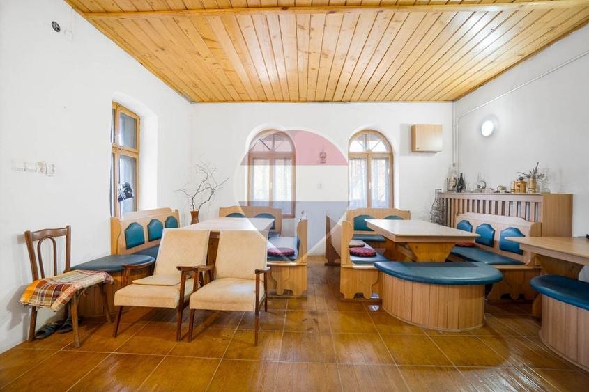 Casă individuală cu 6 camere cu Teren 5178 Mp în Vâlcele
