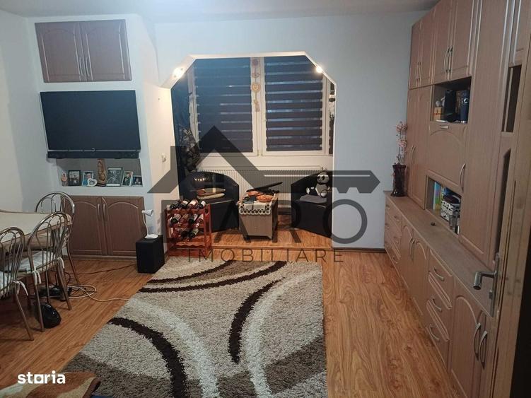 Apartament cu 3 camere în Dâmbu Pietros