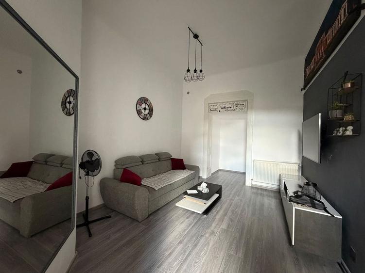 Apartament cu 3 camere decomandat, mobilat în Ultracentral