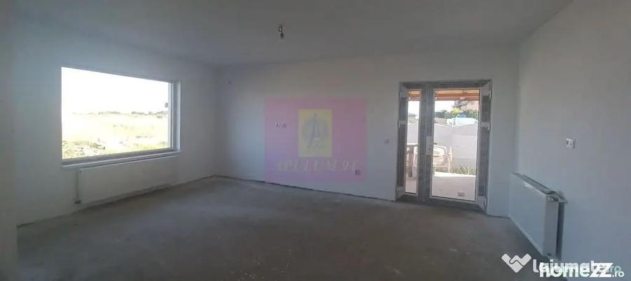 Casă cu 3 camere cu Teren 400 Mp în Săbăreni
