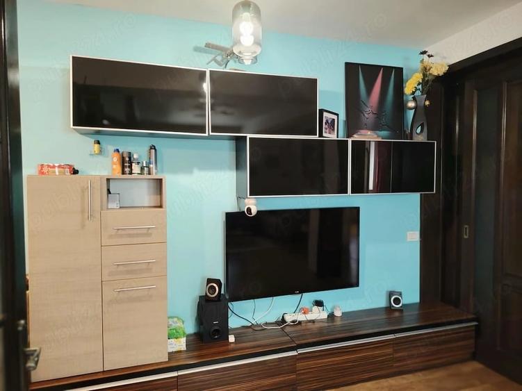 Apartament cu 4 camere decomandat în Titan