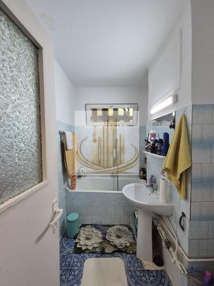Apartament cu 3 camere semidecomandat, mobilat în Circumvalațiunii