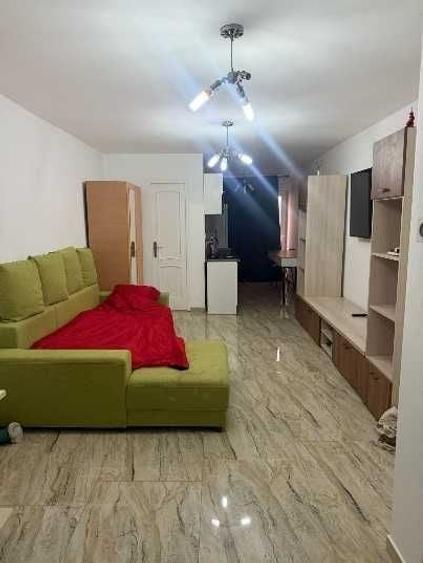 Spațiu comercial, de 1,800 mp, în Astra