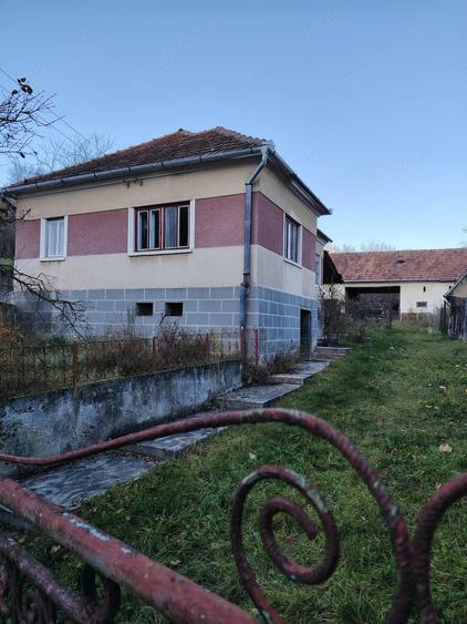 Casă cu Teren 3300 Mp în Chergheș