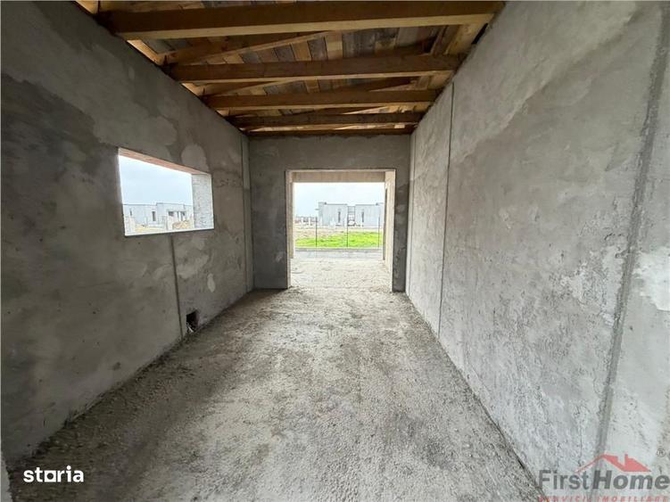 Casă cu 4 camere în Petrești