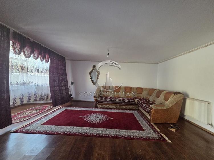 Casă individuală cu 5 camere cu Canalizare în Mărăcineni