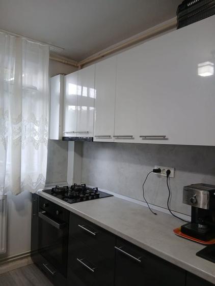 Apartament cu 2 camere, zona 8 mai, zona cu verdeata, parter, 51 mp2, pretabil si pentru prestari servicii( firme, sedii) , cu 2 intrari . - 4