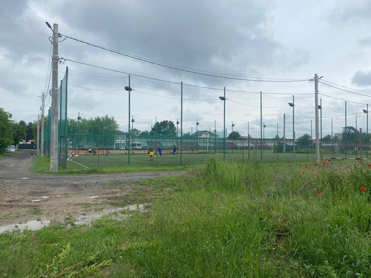 Teren Construcții intravilan de 1800 mp, în Brănești