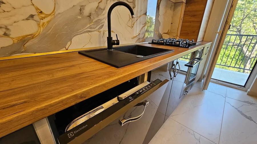 Apartament cu 2 camere decomandat în Aradului