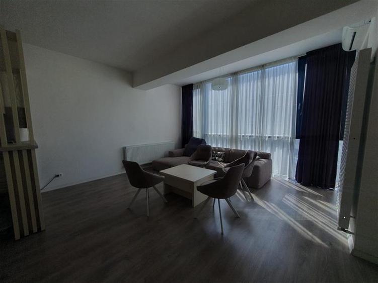 Apartament cu 3 camere decomandat în Titan